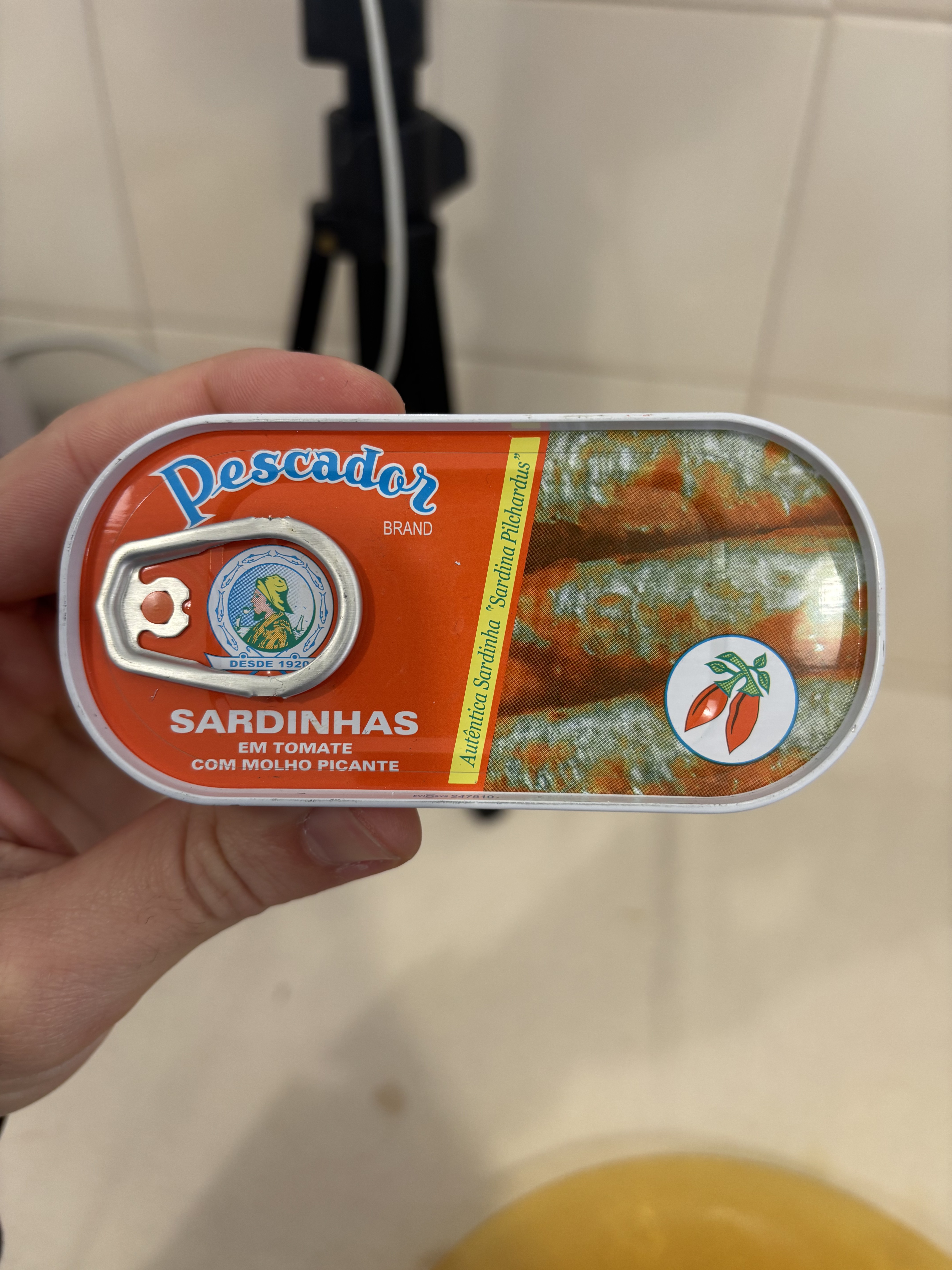 Sardinhas em Tomate com Molho Picante